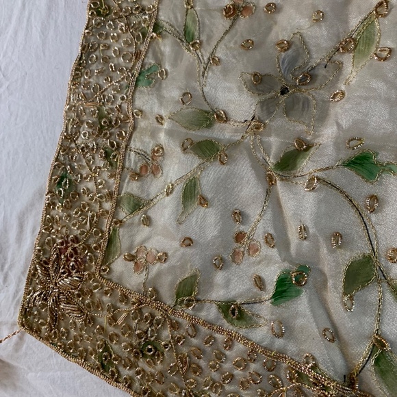 Set of 4 Vintage Gold Beaded Table Runners - Floral Embroidered with Tassels 15" - Picture 6 of 8